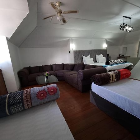 Ojong'S Court Bellville Fokváros Kültér fotó